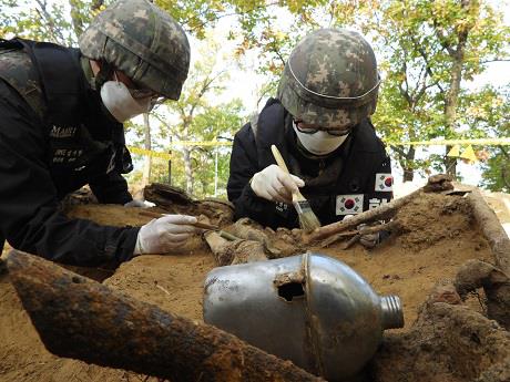 DMZ 화살머리고지서 지난 6개월간 유해 300여점 발굴