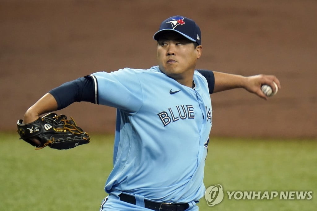 포스트시즌 1회, 7실점 무너진 류현진…김광현은 1실점