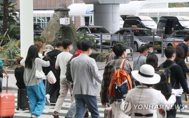 추석 제주도 찾은 인파 28만명…한글날 연휴 남아 긴장