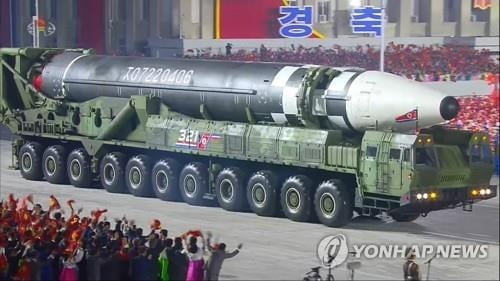 北, 괴물 다탄두 신형ICBM·SLBM 공개…미국 전역 타격 가능