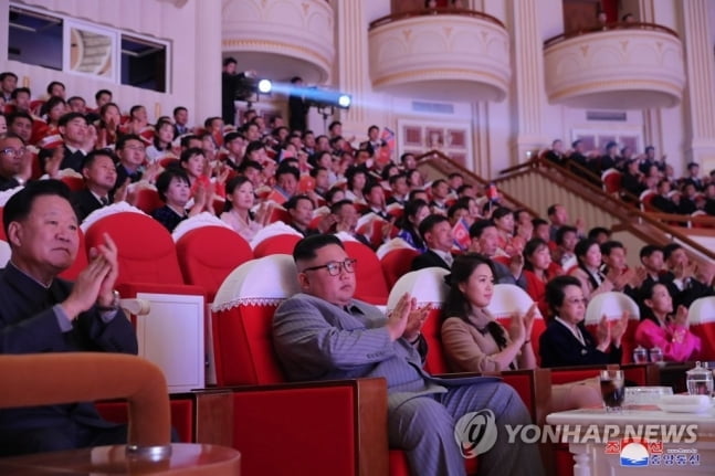 9개월째 잠적 리설주…북한 열병식에도 불참