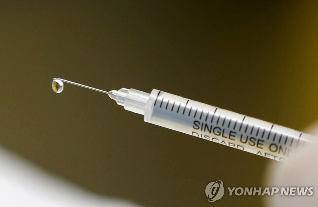 미국, 연말 코로나19 백신 접종 시작…"내년 3월~4월 전국민"