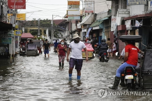 18호 태풍 몰라베 강타…필리핀서 최소 10명 사망·실종