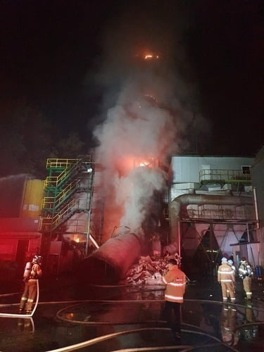 동두천 쓰레기처리장 화재 4시간 반만에 진화…소방관 4명 부상