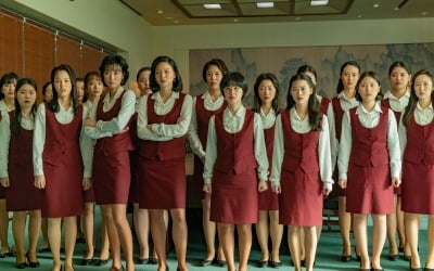 '삼진그룹 영어토익반' 고아성·이솜·박혜수, 1995년 똘똘 뭉친 말단 사원들