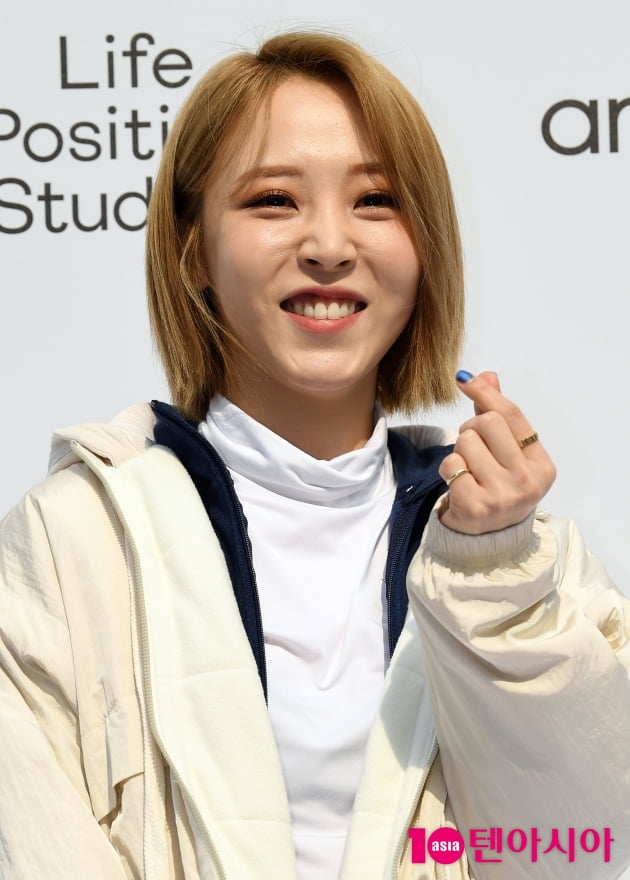 [TEN 포토] 마마무 문별 '애교 넘치는 하트'