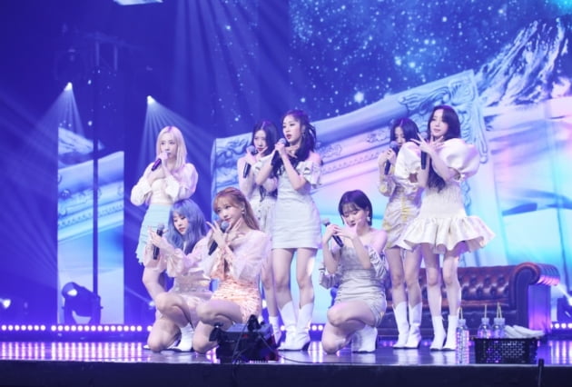 러블리즈, 첫 온라인 콘서트 성료 '눈물과 감동의 150분'