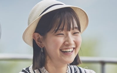 "열일의 아이콘"…박소담, 영화·드라마·예능 이어 연극까지 접수