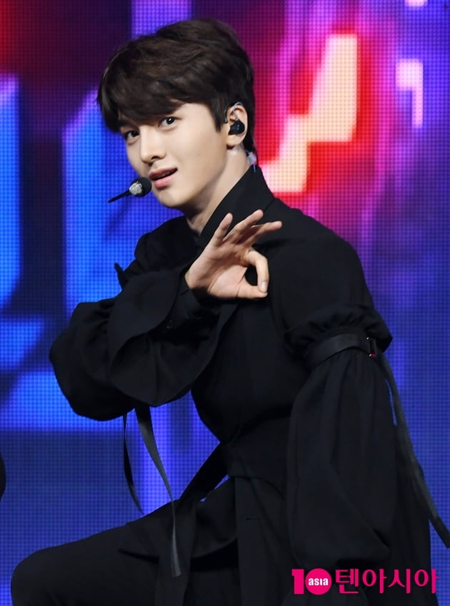 [TEN 포토] 드리핀 차준호 '무대위의 신사'