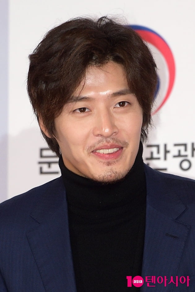 [TEN 포토] '대중문화예술상' 강하늘, '충격적인 수염 비주얼'