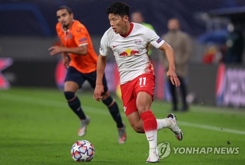 라이프치히, 챔스 첫판 2-0 승리…황희찬 부상 털고 45분 활약