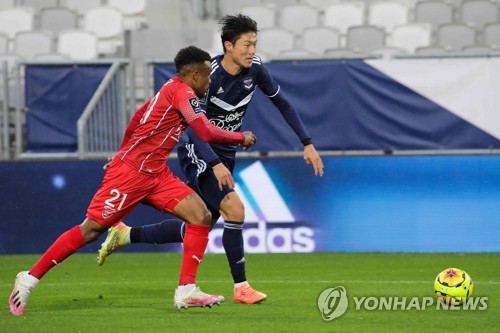 황의조 4경기 만에 선발출전…보르도, 님에 2-0 완승