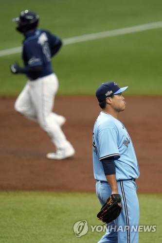 All worries come true ... 'Ryu Hyun-jin 2nd Selection' card was a handshake (total)