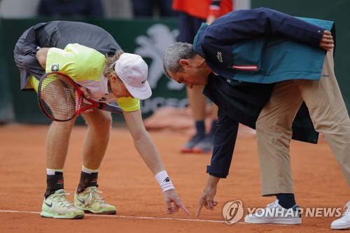 프랑스오픈 오심 논란…선수들 '전자 판독기 도입하자' 목소리