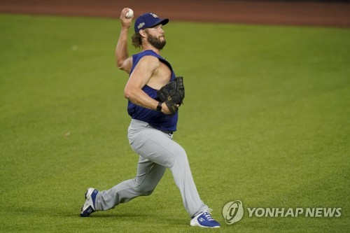 다저스 커쇼, NLCS 4차전 출격 준비 "경기 당일 결정"