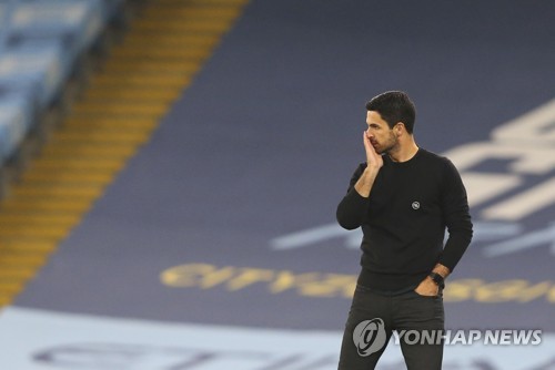 아르테타 아스널 감독 "외질 스쿼드 제외는 축구만 생각한 결정"