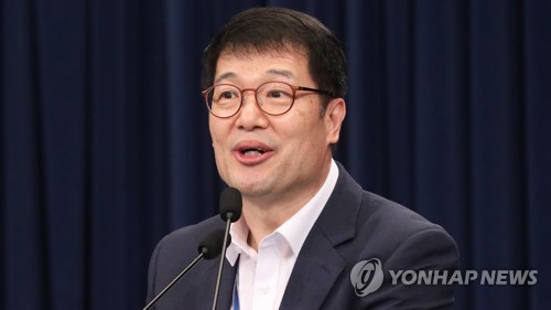 靑 일자리수석 "'김종인 노동법', 구체적 내용 따라 검토 가능"