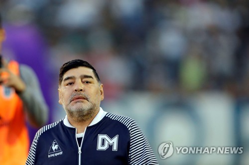 FIFA 회장도 코로나19 감염…경호원 의심증세 마라도나는 격리