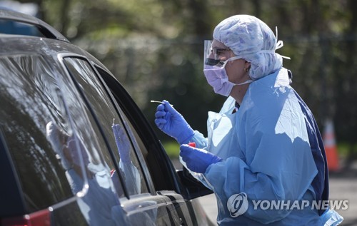 미국서 코로나 재감염 첫 사례…"두 번째 때 증상 더 심각"