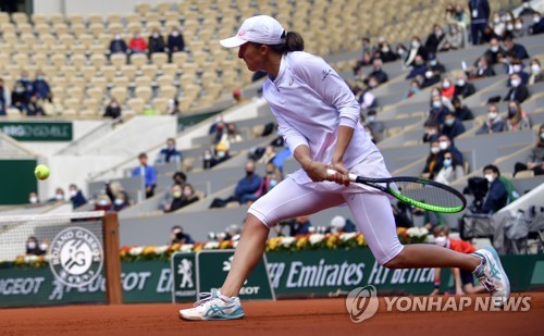 '테니스 신성' 시비옹테크, 19살에 프랑스오픈 무실세트 우승