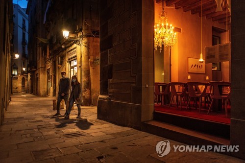 스페인 누적 코로나 확진 100만명 코앞…잇단 조치에도 속수무책