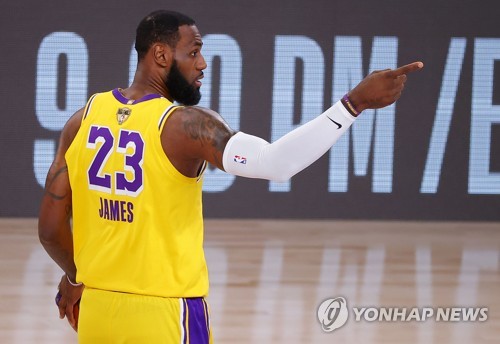 LA 레이커스, 10년 만의 NBA 정상 탈환 '1승 남았다'