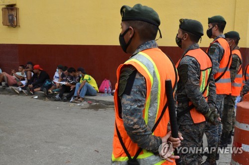 중미 캐러밴에게 멀기만 한 미국땅…멕시코까지도 못가고 후퇴