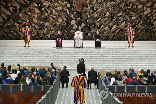 교황, 카메룬 어린이 학살 비난…"잔인하고 몰상식한 행위"