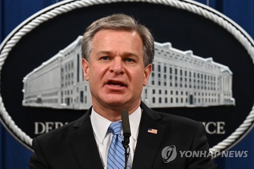 "트럼프, '바이든 수사 소극적' FBI국장 대선 후 경질 저울질"