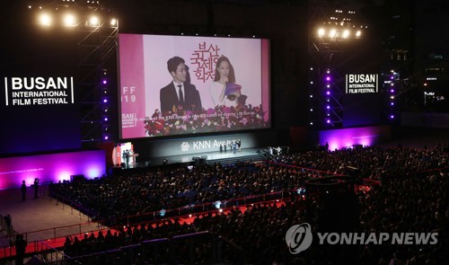 바다 불꽃 향연, 올해는 못 볼 듯…코로나가 야속한 축제의 계절