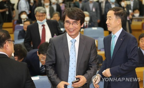 유시민 "계몽군주 논란? 너무 고급스러운 비유 했나 보다"(종합)