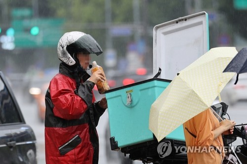 이륜차 배송·대리운전 표준계약서 도입…"불공정 관행 근절"