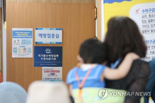 정부, 국가예방접종 지원사업 12일 재개…"품질이상 없다"(종합)