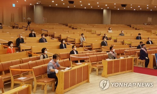 "수능 전 문 열어 다행"…등원 재개 대형학원 '열공모드'