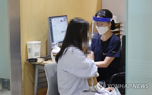 '상온노출'로 중단됐던 독감 예방접종 오늘 만 13~18세부터 재개