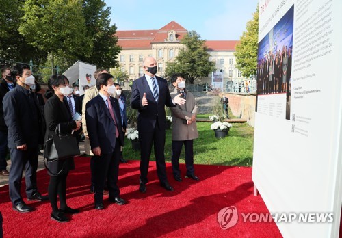 박의장, 순방 마치고 귀국…스웨덴·독일서 '한반도 대면외교'