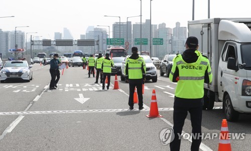 한글날 서울 곳곳 기자회견·차량시위…방역당국·경찰 '긴장'