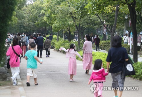 추석 연휴 마지막 날 전국 곳곳에 비…오후부터 찬 바람