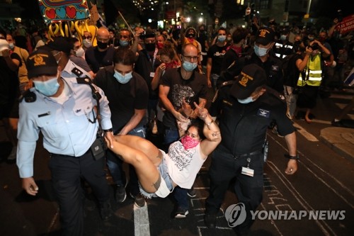 한국뿐만 아니다…팬데믹은 집회시위와의 불화이기도