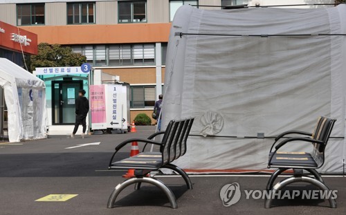 [3보] 신규확진 58명, 나흘째 두 자릿수…거리두기 재조정 오후 발표