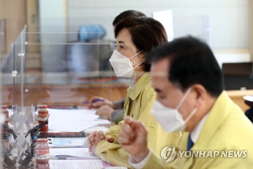 유은혜 "등교 밀집도 지키며 다음 주 등교 확대…이번 주 발표"(종합)