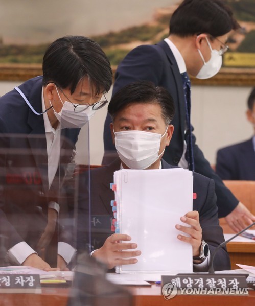 해경청장, 공무원 휴대전화 인위적으로 껐다고 했다가 말 바꿔(종합2보)