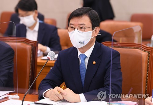 문성혁 장관, 피격 공무원 유가족 면담…심리치료 지원 등 약속