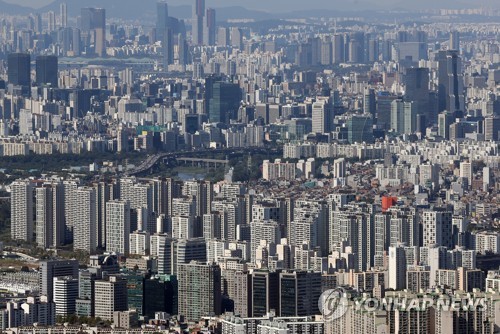 수도권 전셋값 상승률 61주 연속 올라…홍남기 "대책 검토"(종합)