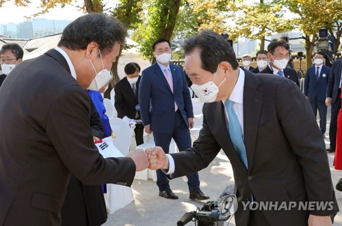 몸풀기 들어간 정세균 사람들…양강구도 흔들까