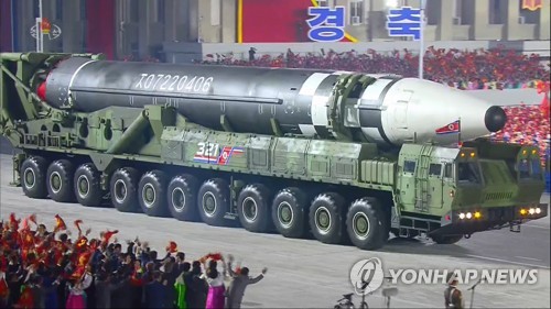 日전문가 "북한 신형 이동식 ICBM 세계 최대급"