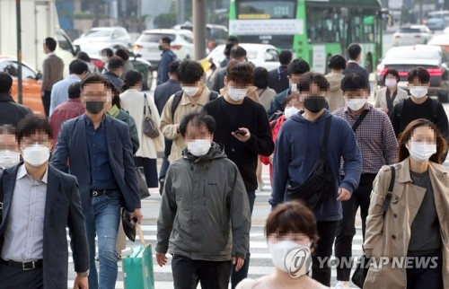 '불안한' 거리두기 1단계…가족·지인모임 집단감염 지속 확산