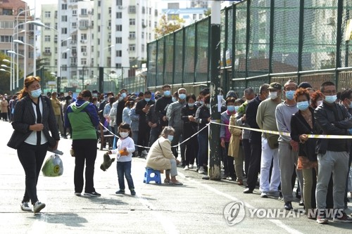 중국 칭다오 1천100만명 코로나 검사 완료…전원 음성 '이상무'