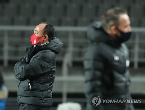 김학범 감독의 쓴소리 "대표 선수라면 자기 관리 철저해야"