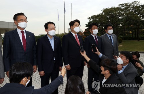 김봉현 '옥중폭로' 정치권 강타…여권 넘어 전방위로 의혹 확산